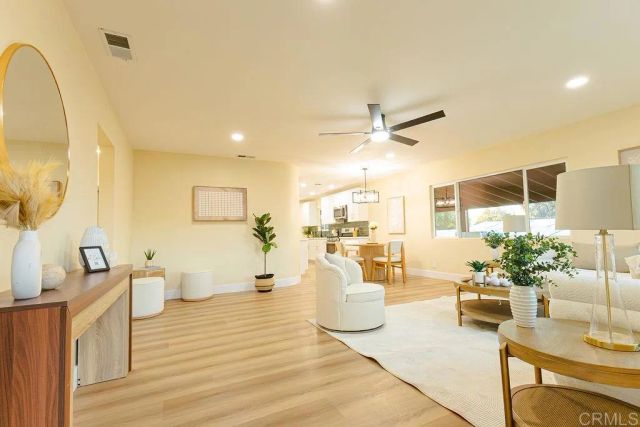 944 W 5Th Avenue, Escondido, CA 92025