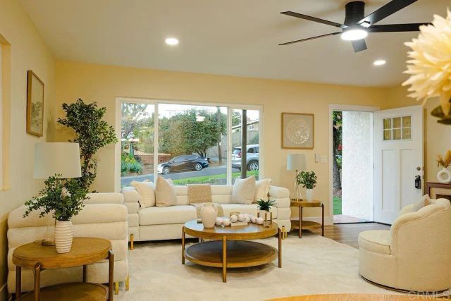 944 W 5Th Avenue, Escondido, CA 92025