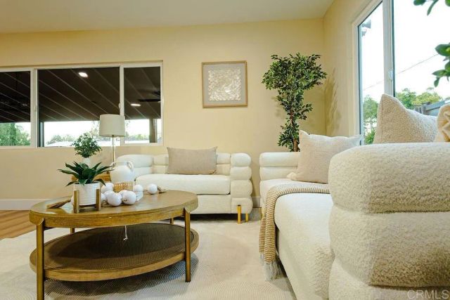 944 W 5Th Avenue, Escondido, CA 92025