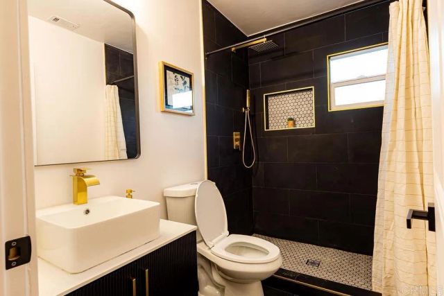 944 W 5Th Avenue, Escondido, CA 92025