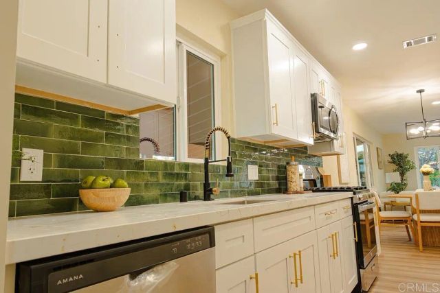 944 W 5Th Avenue, Escondido, CA 92025