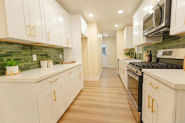 944 W 5Th Avenue, Escondido, CA 92025