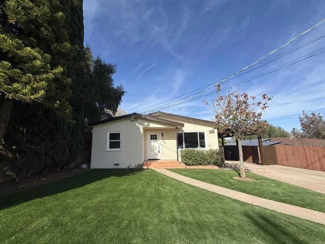944 W 5Th Avenue, Escondido, CA 92025