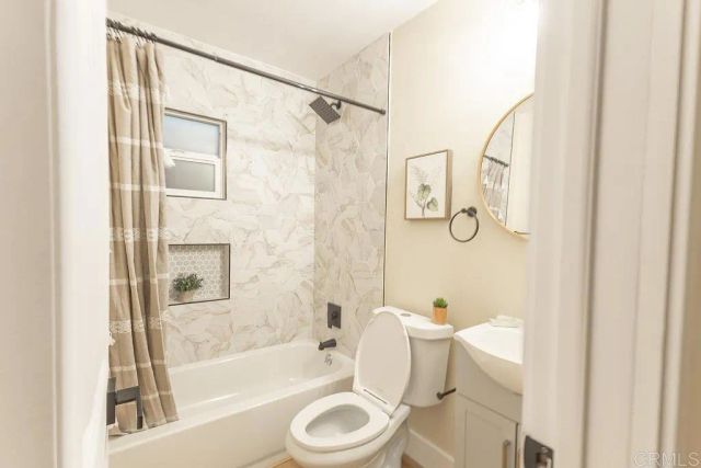 944 W 5Th Avenue, Escondido, CA 92025