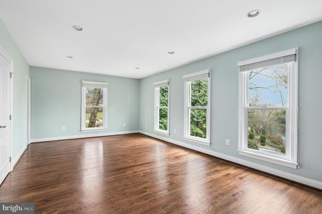 5400 MOHICAN RD, Bethesda, MD 20816