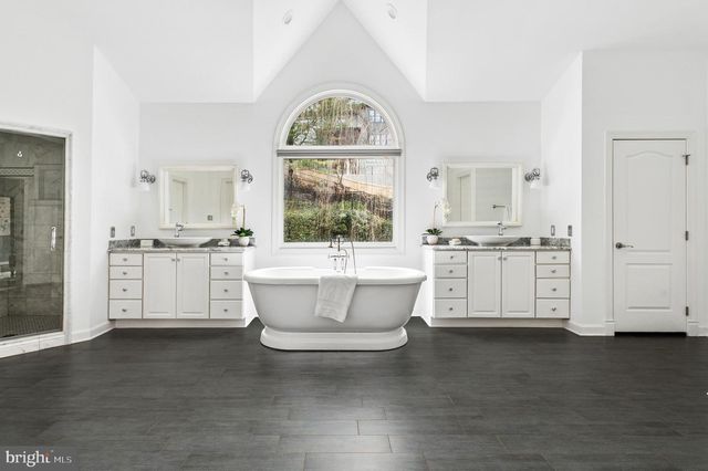 5400 MOHICAN RD, Bethesda, MD 20816