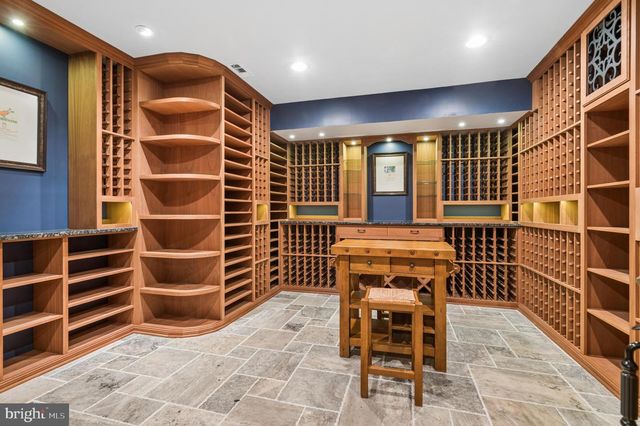 5400 MOHICAN RD, Bethesda, MD 20816