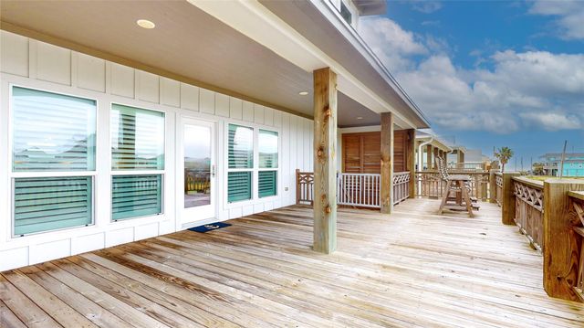 972 Bahama Drive, Crystal Beach, TX 77650