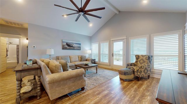 972 Bahama Drive, Crystal Beach, TX 77650