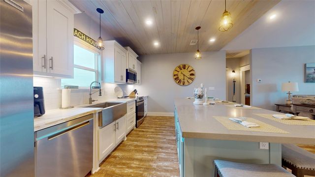 972 Bahama Drive, Crystal Beach, TX 77650