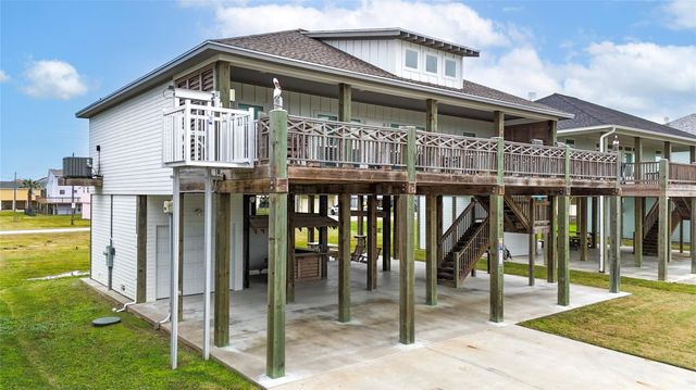 972 Bahama Drive, Crystal Beach, TX 77650