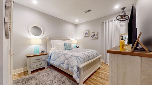 972 Bahama Drive, Crystal Beach, TX 77650