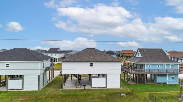 972 Bahama Drive, Crystal Beach, TX 77650