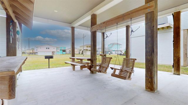 972 Bahama Drive, Crystal Beach, TX 77650