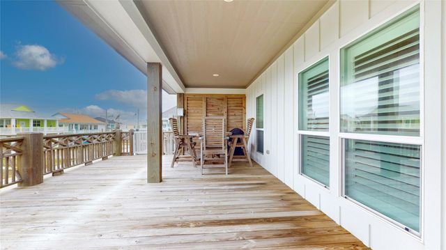 972 Bahama Drive, Crystal Beach, TX 77650