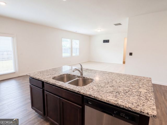 15 Regal Lane, Covington, GA 30016