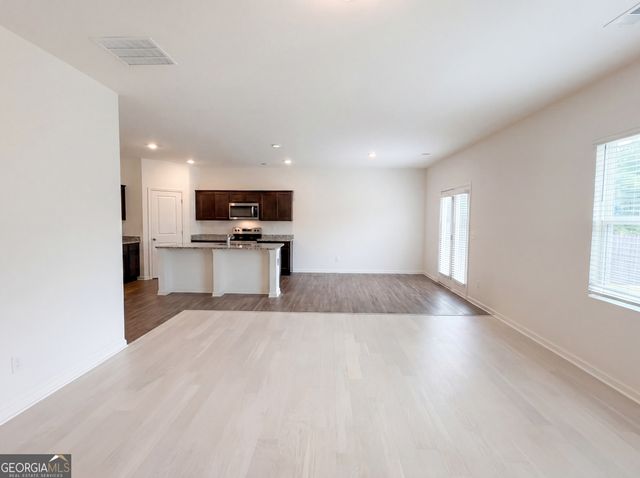 15 Regal Lane, Covington, GA 30016