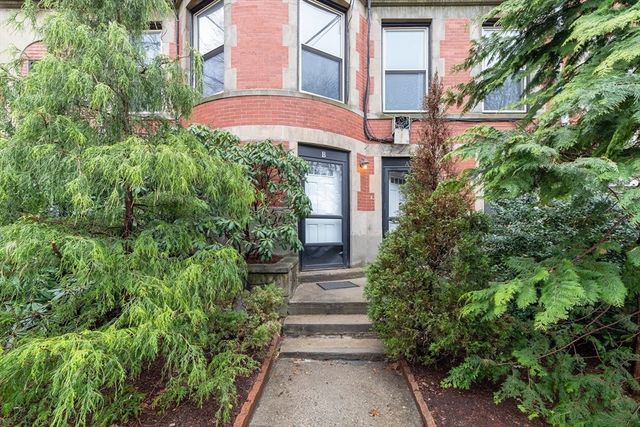 15 University Rd B, Brookline, MA 02445