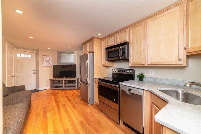 15 University Rd B, Brookline, MA 02445
