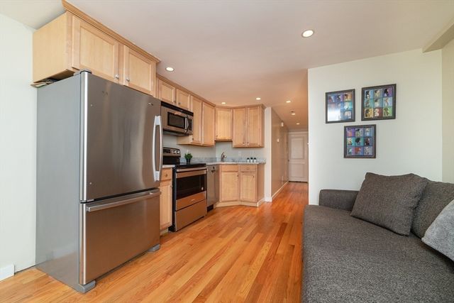 15 University Rd B, Brookline, MA 02445