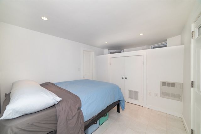 15 University Rd B, Brookline, MA 02445