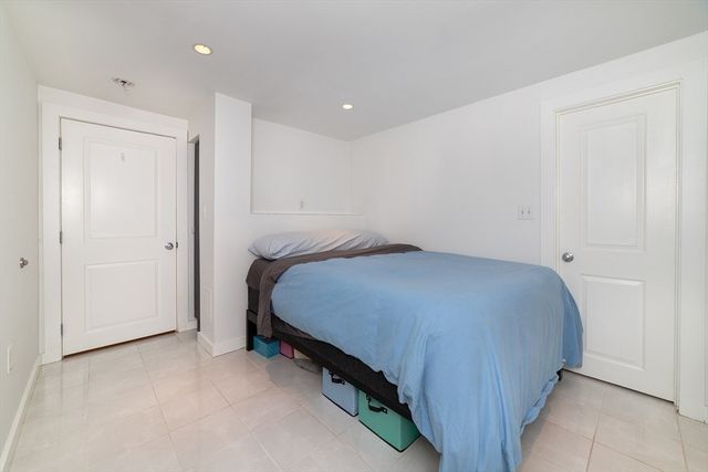 15 University Rd B, Brookline, MA 02445