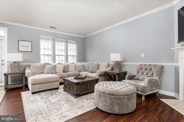 2464 EASTBOURNE DR, Woodbridge, VA 22191