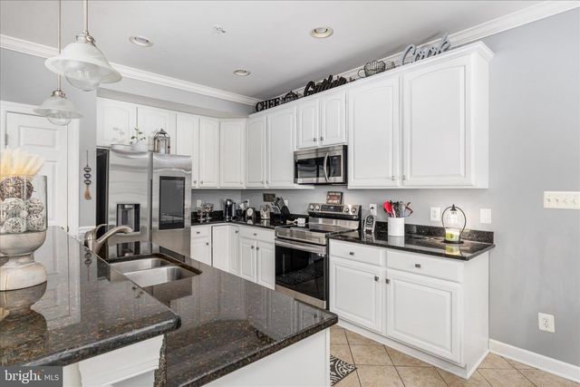 2464 EASTBOURNE DR, Woodbridge, VA 22191