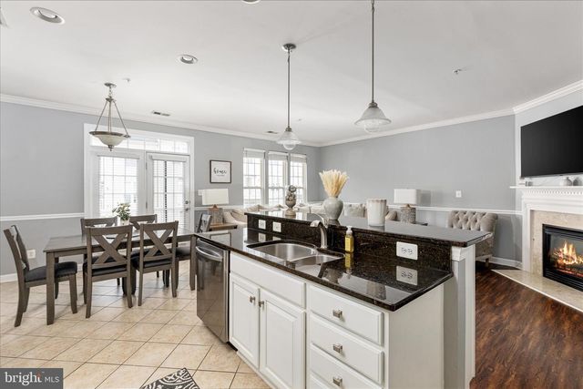 2464 EASTBOURNE DR, Woodbridge, VA 22191