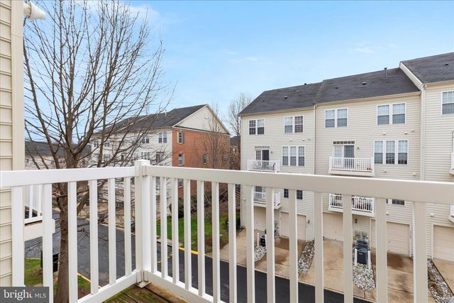 2464 EASTBOURNE DR, Woodbridge, VA 22191