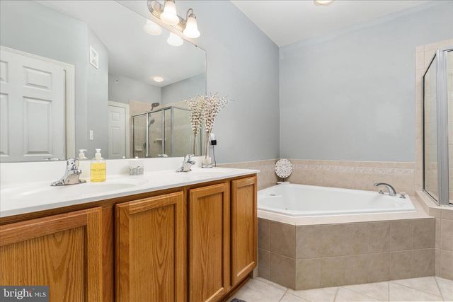 2464 EASTBOURNE DR, Woodbridge, VA 22191