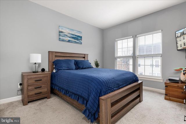 2464 EASTBOURNE DR, Woodbridge, VA 22191