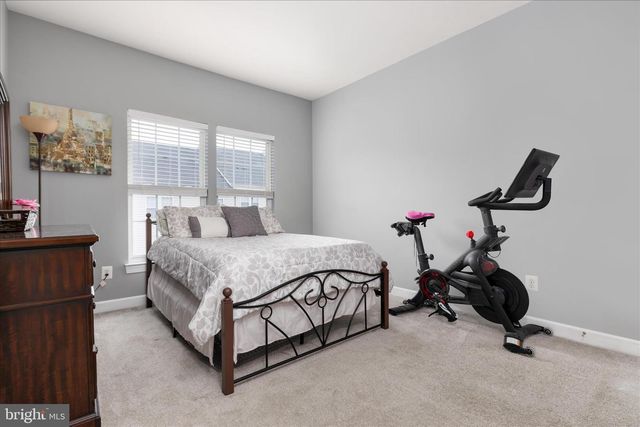 2464 EASTBOURNE DR, Woodbridge, VA 22191