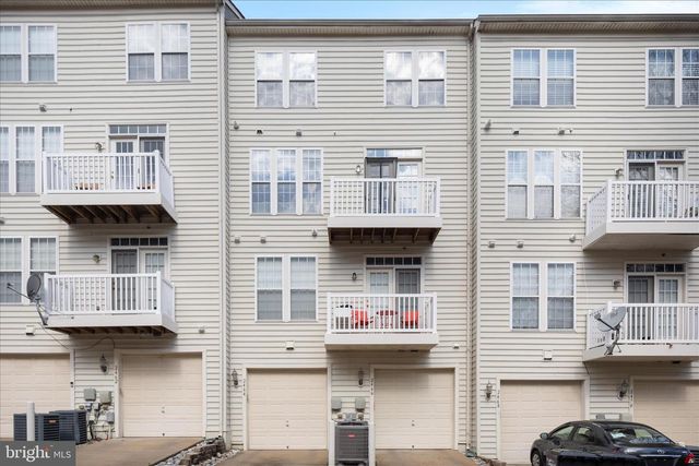 2464 EASTBOURNE DR, Woodbridge, VA 22191