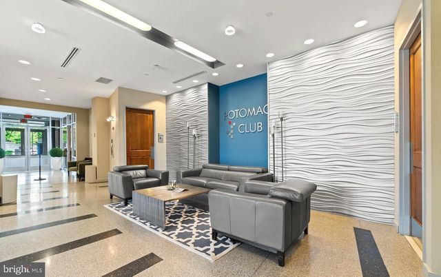 2464 EASTBOURNE DR, Woodbridge, VA 22191