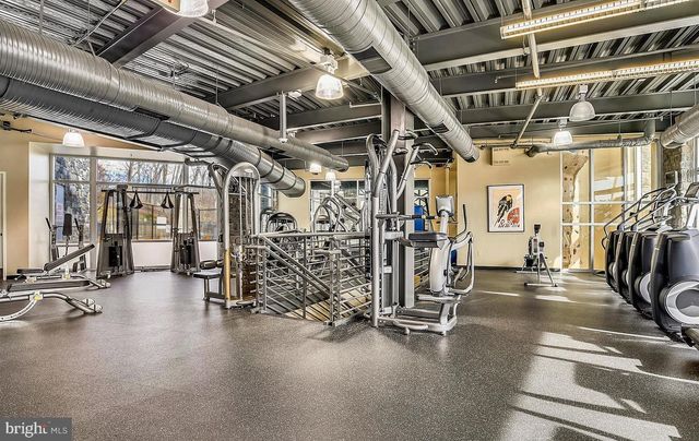 2464 EASTBOURNE DR, Woodbridge, VA 22191