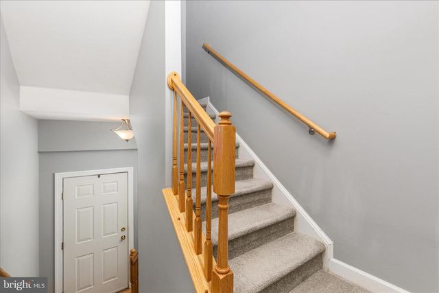 2464 EASTBOURNE DR, Woodbridge, VA 22191