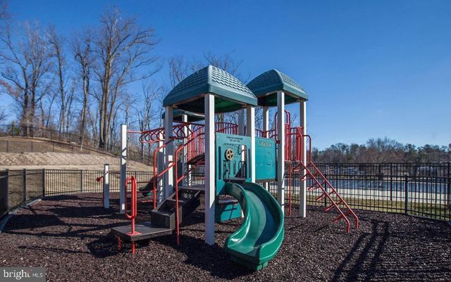 2464 EASTBOURNE DR, Woodbridge, VA 22191