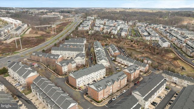 2464 EASTBOURNE DR, Woodbridge, VA 22191