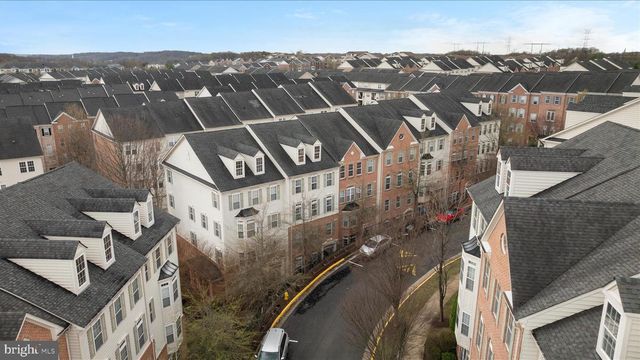 2464 EASTBOURNE DR, Woodbridge, VA 22191