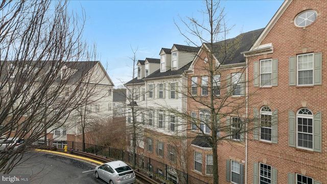 2464 EASTBOURNE DR, Woodbridge, VA 22191