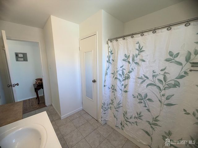 72 Fox Road 7b, Edison, NJ 08817