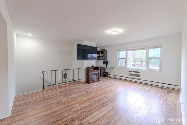 72 Fox Road 7b, Edison, NJ 08817