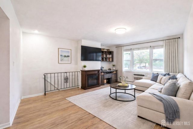 72 Fox Road 7b, Edison, NJ 08817