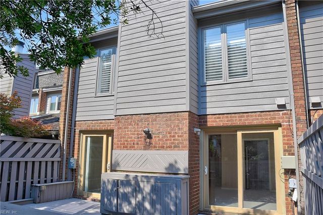 3966 Ocean Hills CT, Virginia Beach, VA 23451