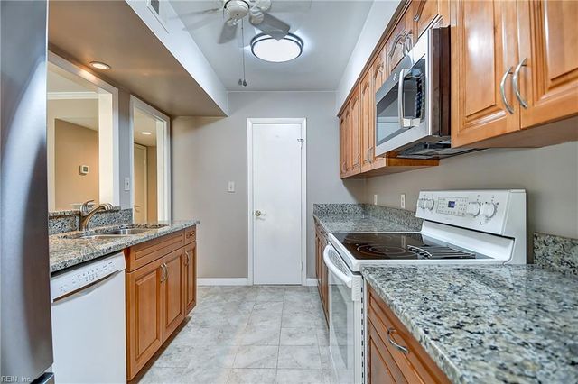 3966 Ocean Hills CT, Virginia Beach, VA 23451