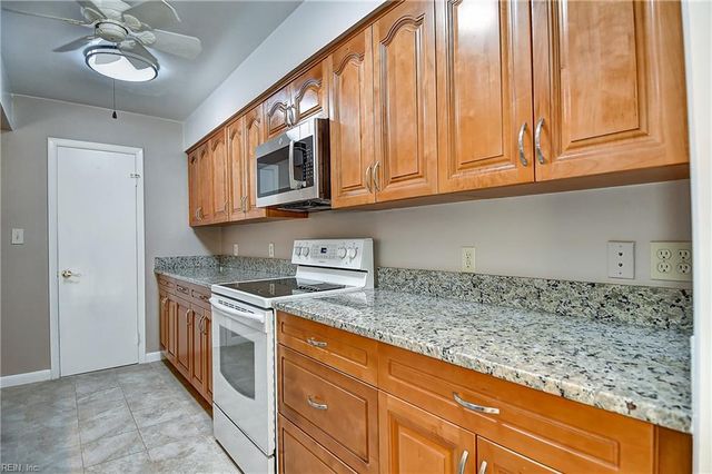 3966 Ocean Hills CT, Virginia Beach, VA 23451