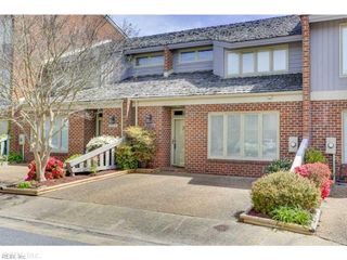 3966 Ocean Hills CT, Virginia Beach, VA 23451