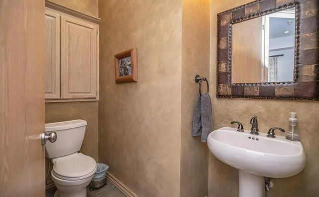 716 Fox Bend Trail, Edmond, OK 73034