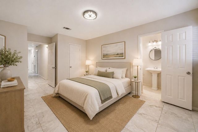 5554 Beechnut Street, Houston, TX 77096